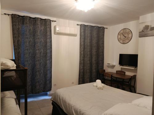 Postel nebo postele na pokoji v ubytování 388Paradis08