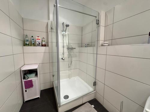 Ένα μπάνιο στο City-Apartment Kassel Direkt im Zentrum