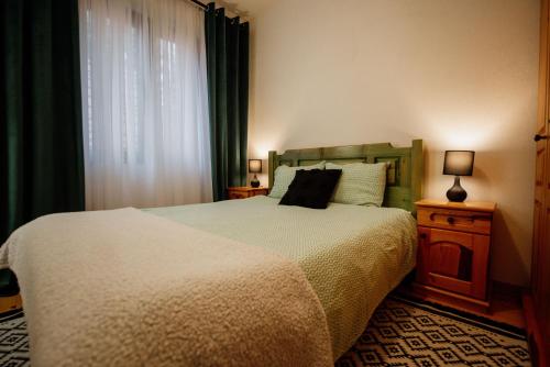 Ένα ή περισσότερα κρεβάτια σε δωμάτιο στο Sunny Hill kuća za odmor na Zlataru