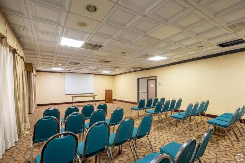 Οι επιχειρηματικές εγκαταστάσεις ή/και οι αίθουσες συνεδριάσεων στο Clarion Inn Columbia Airport