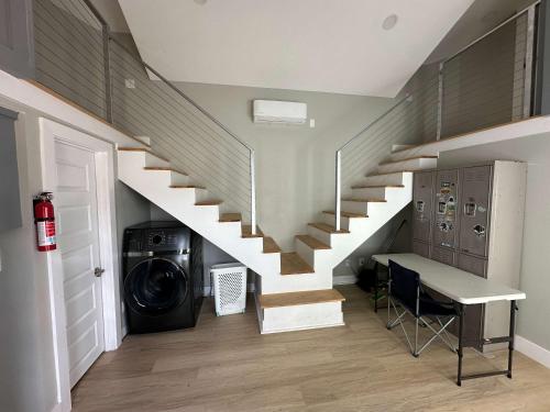 Φωτογραφία από το άλμπουμ του 6-bedroom property split between a tiny home and σε Webberville