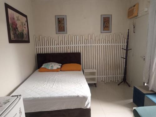 Voodi või voodid majutusasutuse Apartamento bem localizado toas