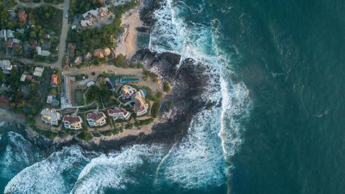 une vue aérienne d'une île dans l'océan dans l'établissement Dream Villa in Majahua, à La Majahua