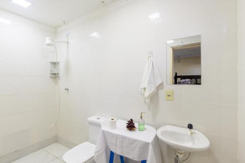 Ένα μπάνιο στο Hostel Guarapari