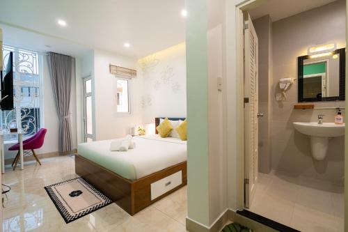 Ένα μπάνιο στο Adventure Hotel