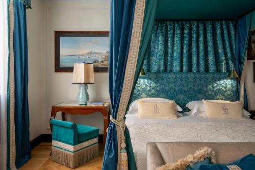 Postel nebo postele na pokoji v ubytování Hotel d’Inghilterra Roma – Starhotels Collezione