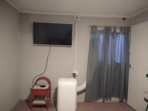 Μια τηλεόραση ή/και κέντρο ψυχαγωγίας στο HOSPEDAJE DODERA