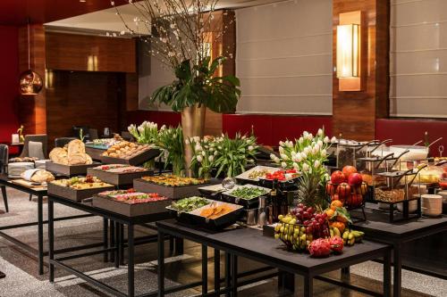 Jídlo v hotelu nebo okolí