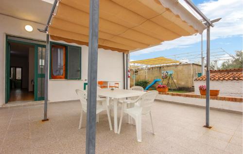 Μπαλκόνι ή βεράντα στο Amazing Apartment In Casal Velino With Wifi