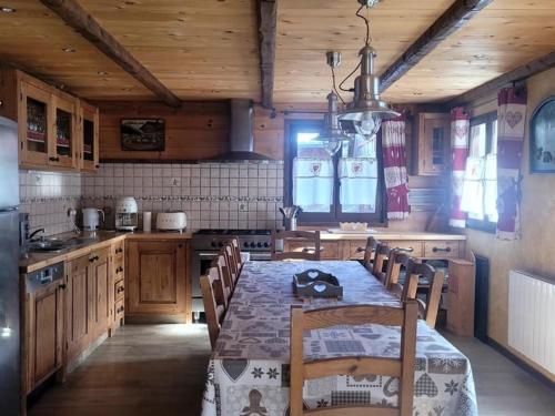 Chalet spacieux à Châtel, 10 pers, parking, animaux admis