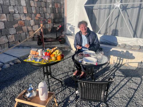 Jídlo v luxury tent nebo okolí