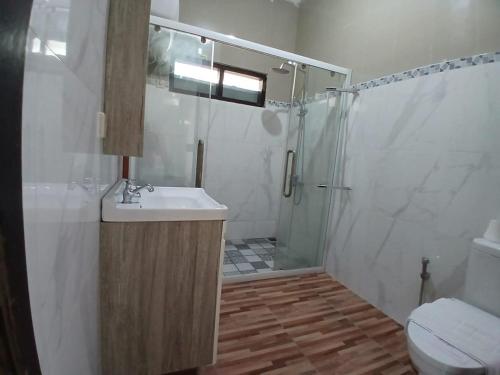 Et badeværelse på Villa Rumah Lemon Nusa Dua