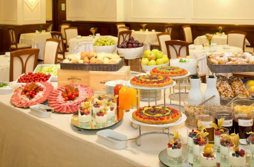 Jídlo v hotelu nebo okolí