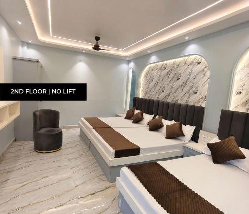 Postel nebo postele na pokoji v ubytování Luvkush Inn A Premium Homestay