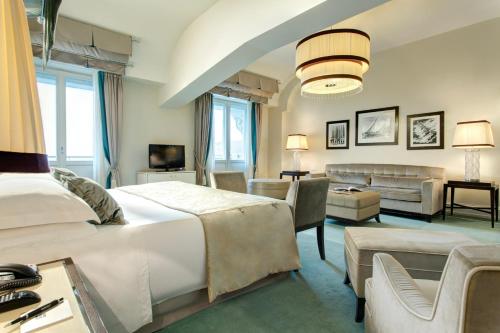 Savoia Excelsior Palace Trieste - Starhotels Collezione — Photo of the whole room