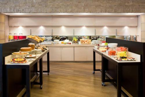 Jídlo v hotelu nebo okolí