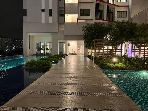 Piscina en o cerca de Bright Cozy Home & Welcoming Stay WI-FI VIM3 at Manjalara