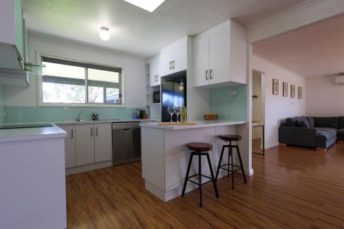 Kuchyň nebo kuchyňský kout v ubytování 34 Kessell Rd, Goolwa