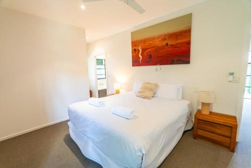 Postel nebo postele na pokoji v ubytování Sand Track - The Beachfront Retreat