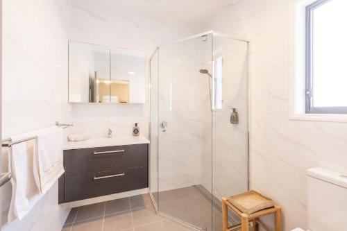 Koupelna v ubytování 6A Hough Street - Sophisticated pet friendly home with air con, wi-fi and linen provided