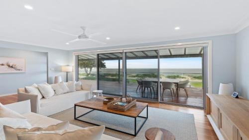 Χώρος καθιστικού στο 81 The Boulevarde Hawks Nest