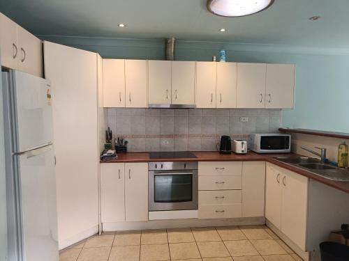 Η κουζίνα ή μικρή κουζίνα στο Budget Queen Room - 494