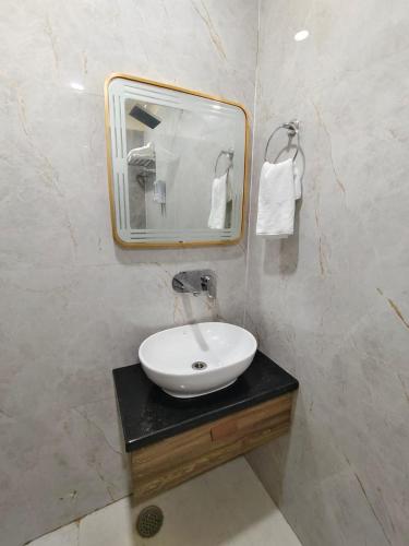 Ένα μπάνιο στο Sri Kishori Dham Vrindavan