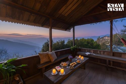 Nespecifikovaný výhled na hory nebo výhled na hory při pohledu z vily