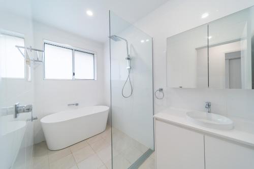 Koupelna v ubytování Fresh Built Spacious Retreat