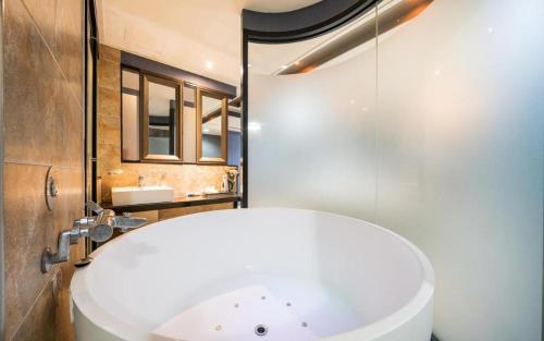 Koupelna v ubytování Gimhae Jangyu HUEN Hotel