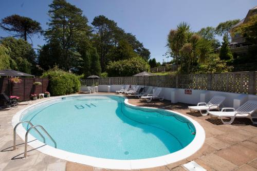 Πισίνα στο ή κοντά στο Bourne Hall Country Hotel
