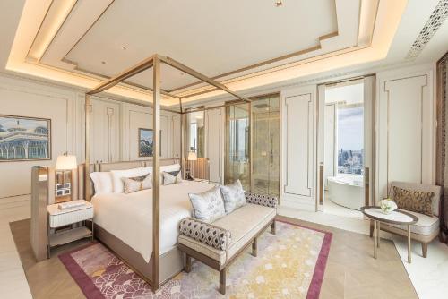 Ένα ή περισσότερα κρεβάτια σε δωμάτιο στο Eastin Grand Hotel Phayathai