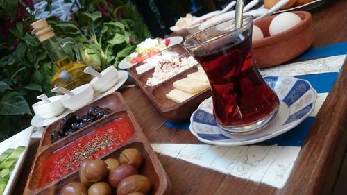 Makanan di atau berdekatan hotel