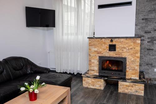 Μια τηλεόραση ή/και κέντρο ψυχαγωγίας στο Teona guest