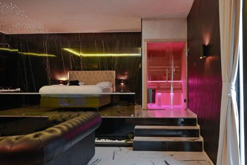 Postel nebo postele na pokoji v ubytování Aura Villas Skopje