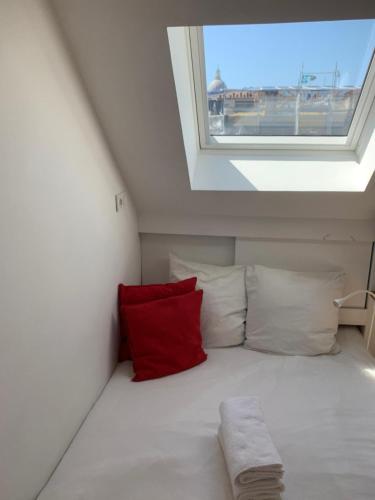 Charmant Nid Vue tout Paris Neuf Calme Clair Ascenseur AC