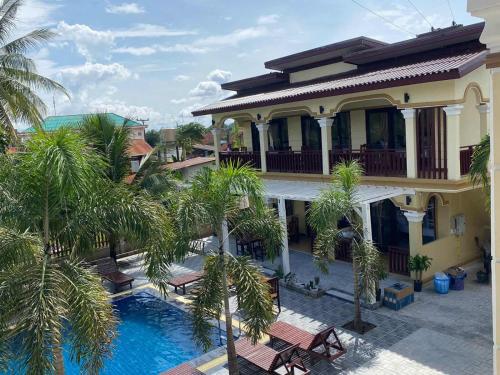 Het zwembad bij of vlak bij Lebijou Guesthouse - Konesavath