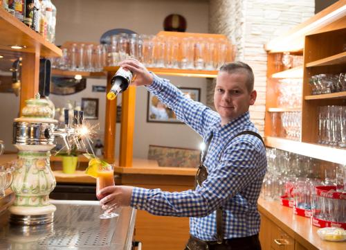 Gallery image of Hotel & Restaurant Waldcafe Hettstedt in Hettstedt