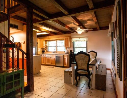 Afbeelding uit fotogalerij van Fishing Lodge Retreat in Welaka