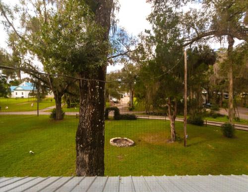 Afbeelding uit fotogalerij van Fishing Lodge Retreat in Welaka