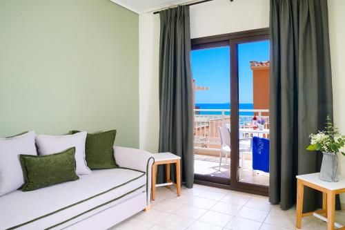 Χώρος καθιστικού στο Blue view seaside hotel