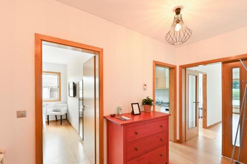 Prelada Apartment With Garage 2 rooms by Su e Luís