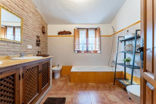 Koupelna v ubytování MalagaSuite Cortijo Segura