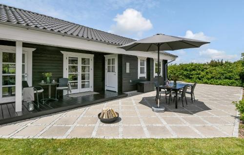 Το κτήριο όπου στεγάζεται  η παραθεριστική κατοικία