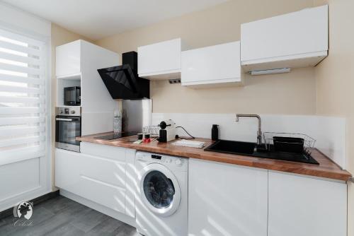 Kuchyň nebo kuchyňský kout v ubytování Armand - Un cocon à deux pas de la gare