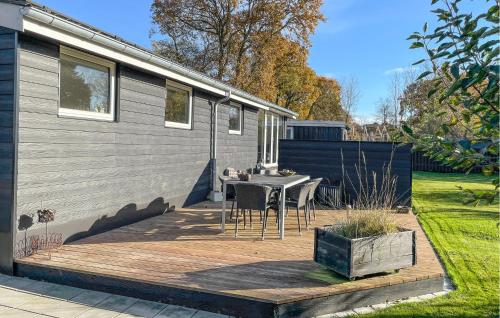 Κήπος έξω από το Ocean Front Home In Otterup With Wifi