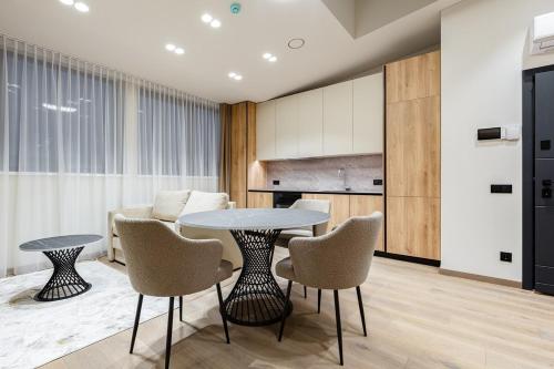 Køkken eller tekøkken på Laisves alejos Apartments