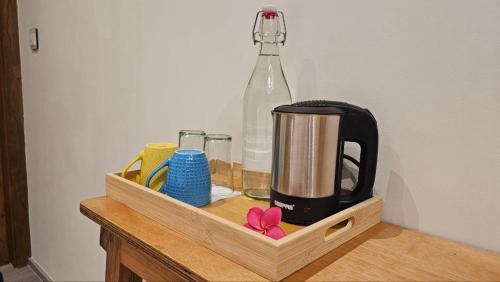 Příslušenství pro přípravu čaje a kávy v ubytování Pearl Villa