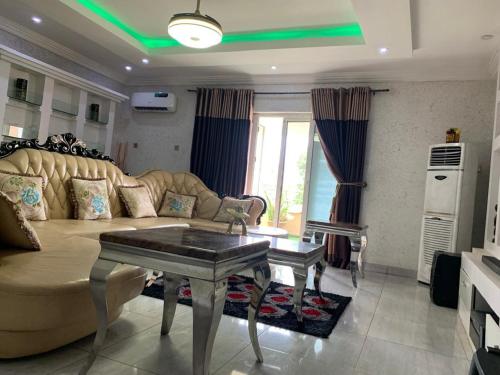 Kuchyň nebo kuchyňský kout v ubytování 2BDR CBD Apt - 24hrs power, Security, 5mins to airport