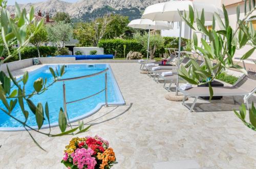 Family-friendly apartments with swimming pool Baska, Krk - 19432